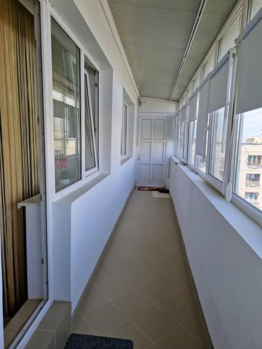 Charming Apartment With Private Terrace Bucarest Exterior foto