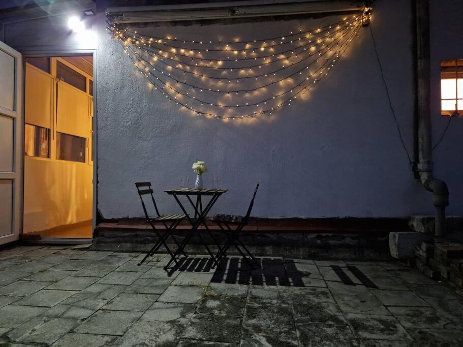 Charming Apartment With Private Terrace Bucarest Exterior foto